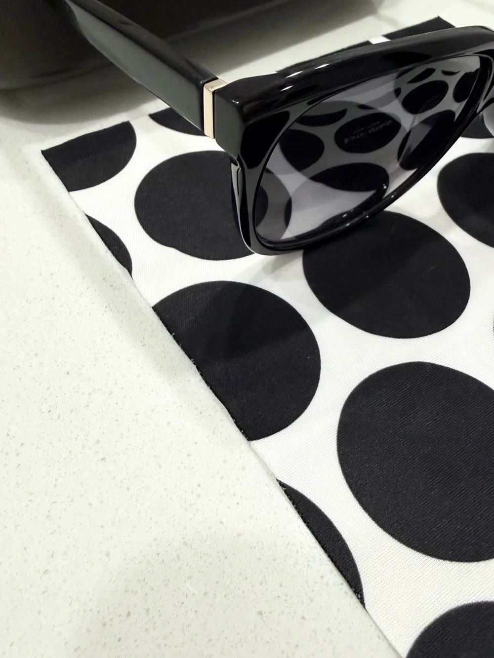 KATE SPADE Bayleigh Sunglasses in Black